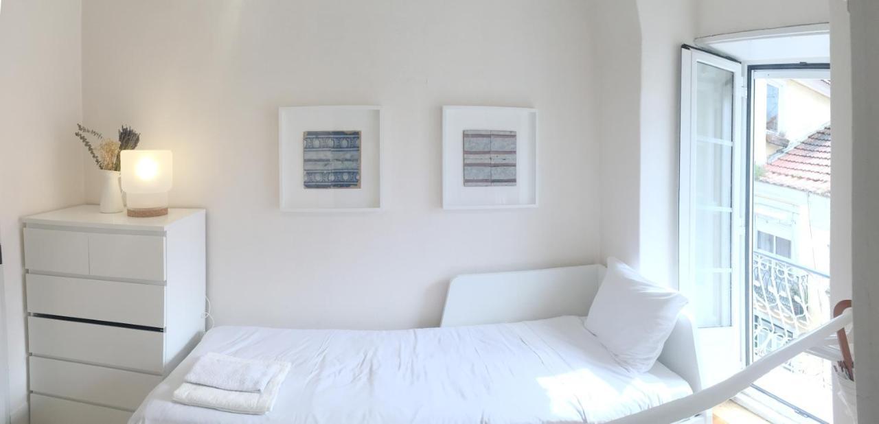 Room Atalaia- Ideal For Single Lisbon Exterior photo
